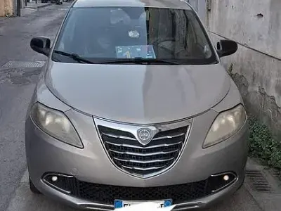 Usata Lancia Ypsilon 95 CV (69 kW) 2011 Utilitaria