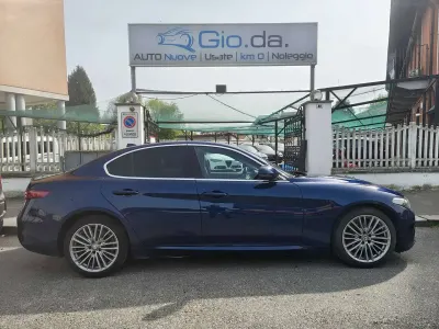 Usata Alfa Romeo Giulia 200 CV (147 kW) 2018 Blu/azzurro Berlina
