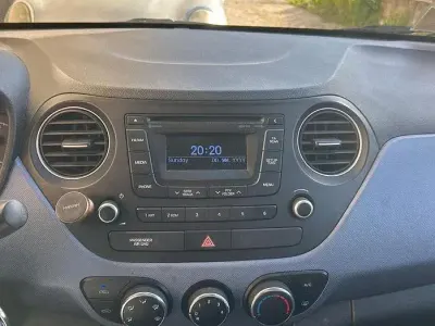 Usata Hyundai i10 Comfort 67 CV (49 kW) 2015 Grigio Utilitaria