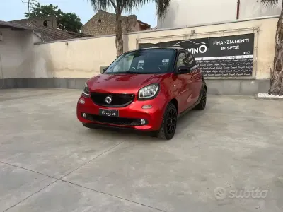 Begagnad Smart ForFour Prime 71 HK (52 kW) 2015 Röd Halvkombi