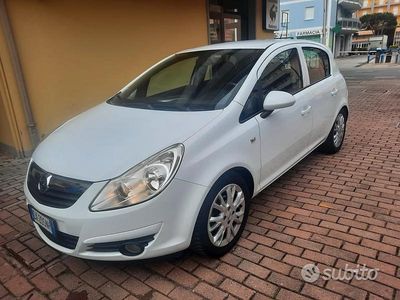 Usata Opel Corsa 80 CV (58 kW) 2009 Bianco Berlina