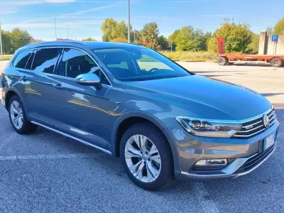 Usata VW Passat Alltrack 190 CV (139 kW) 2016 Grigio Station wagon