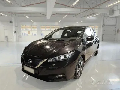 Używany Nissan Leaf 89 kW (122 KM) 2021 Czarny Hatchback