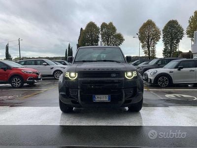 Nero Usata 2023 Land Rover Defender HSE Dynamic SUV | 69.000 € (Molto cara)