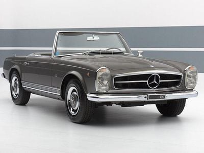 Usata Mercedes 230 150 CV (110 kW) 1965 Grigio Cabrio