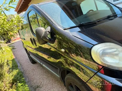 Usata Renault Trafic 100 CV (73 kW) 2007 Nero Monovolume