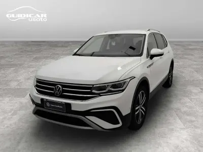 Usata VW Tiguan Allspace Elegance 150 CV (110 kW) 2022 Bianco SUV