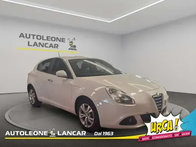 Usata Alfa Romeo Giulietta Distinctive 105 CV (77 kW) 2011 Bianco Utilitaria