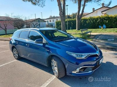 Toyota Auris Hybrid