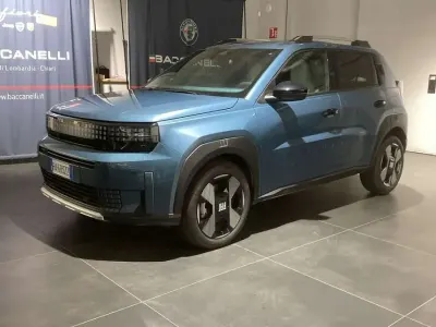 Usata Fiat Grande Panda La Prima 110 CV (80 kW) 2025 Blu/azzurro Utilitaria