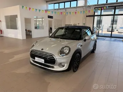 Usata Mini Cooper D Cabriolet 116 CV (85 kW) 2020 White silver metallizzato Cabrio