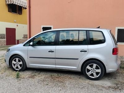Usata VW Touran 105 CV (77 kW) 2013 Grigio Monovolume