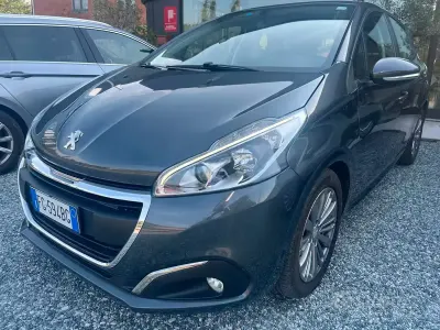 Usata Peugeot 208 Active 75 CV (55 kW) 2017 Grigio Utilitaria