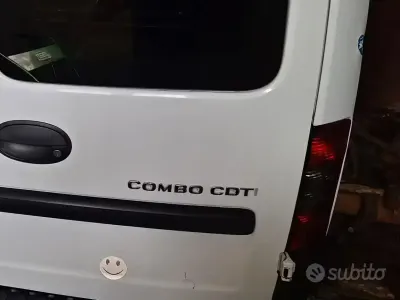 Usata Opel Combo 45 CV (33 kW) 2008 Monovolume
