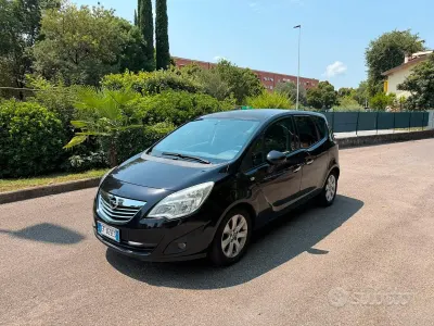 Usata Opel Meriva 95 CV (69 kW) 2011 Nero Monovolume