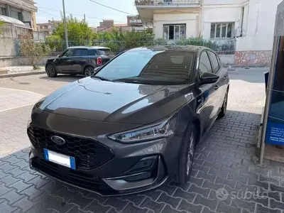 Usata Ford Focus ST-Line X 116 CV (85 kW) 2023 Grigio Berlina