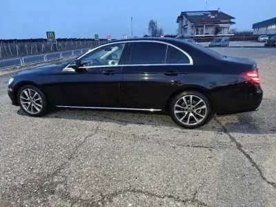 Usata Mercedes E220 Exclusive 194 CV (142 kW) 2019 Nero Berlina
