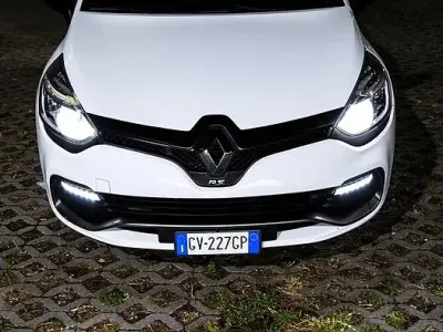 Usata Renault Clio IV R.S. 200 CV (147 kW) 2013 Bianco Berlina