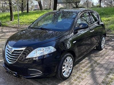 Usata Lancia Ypsilon 95 CV (69 kW) 2015 Nero Utilitaria