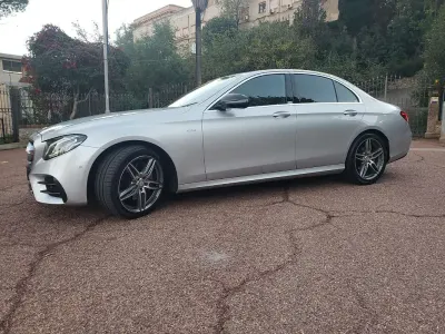 Usata Mercedes E220 AMG line 194 CV (142 kW) 2017 Argento Berlina