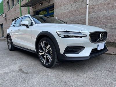 usata Volvo V60 CC B4 2.0 D 197CV AWD PLUS