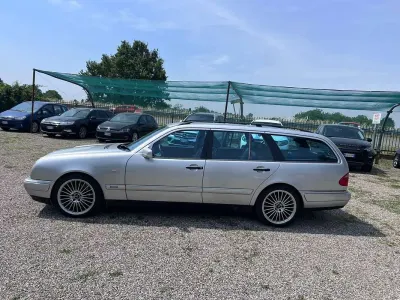Usata Mercedes E420 Avantgarde 279 CV (205 kW) 1996 Station wagon