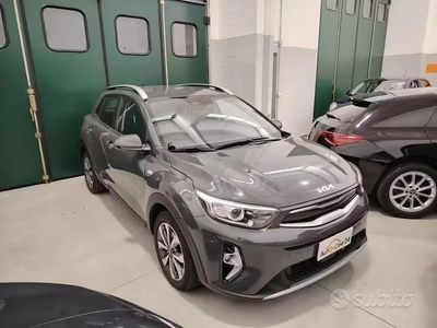 Usata Kia Stonic Style 101 CV (74 kW) 2022 Grigio SUV