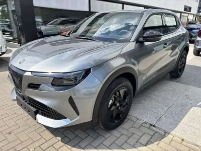 Nuova Alfa Romeo GT Junior 136 CV (100 kW) 2026 Grigio arese SUV