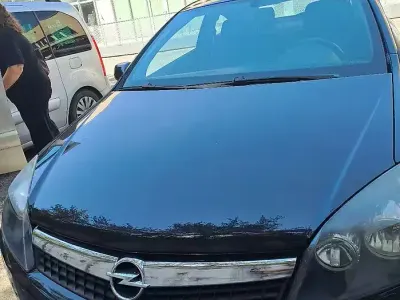 Usata Opel Astra 101 CV (74 kW) 2009 Nero Coupé