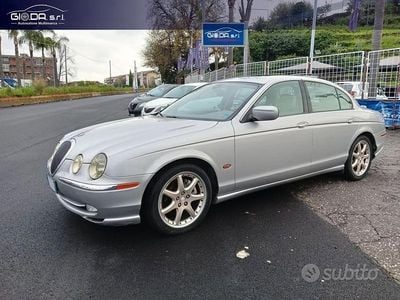 Usata Jaguar S-Type S 238 CV (175 kW) 2001 Grigio Berlina