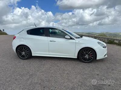 Usata Alfa Romeo Giulietta Quadrifoglio 2011 Bianco Utilitaria