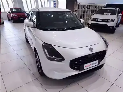 Usata Suzuki Swift 83 CV (61 kW) 2024 Bianco Utilitaria