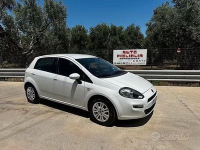 Usata Fiat Punto Lounge 85 CV (62 kW) 2014 Bianco Utilitaria