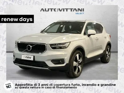 Usata Volvo XC40 Momentum 150 CV (110 kW) 2019 Grigio chiaro SUV