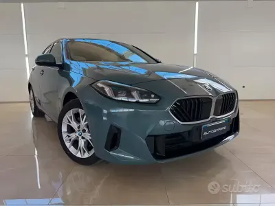 Usata BMW 118 M Sport 150 CV (110 kW) 2025 Verde Utilitaria