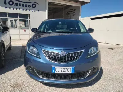 Begagnad Lancia Ypsilon S 69 HK (50 kW) 2022 Grå Halvkombi