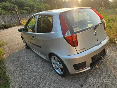 Usata Fiat Punto 69 CV (50 kW) 2005 Grigio Utilitaria