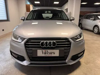 Usata Audi A1 Sportback Ambiente 90 CV (66 kW) 2016 Argento reflex Utilitaria