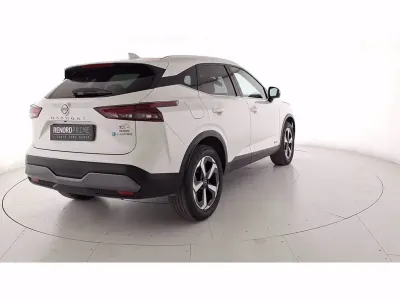 Usata Nissan Qashqai N-Connecta 158 CV (116 kW) 2023 White pearl brilliant SUV