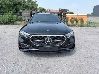 Usata Mercedes E220 AMG Line Premium Plus 197 CV (144 kW) 2025 Obsidian black met. Berlina