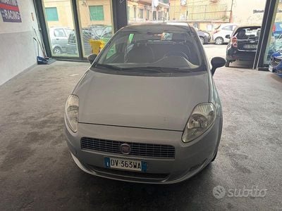 Usata Fiat Grande Punto Dynamic 77 CV (56 kW) 2009 Grigio Utilitaria