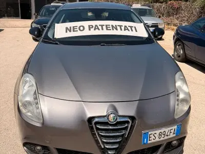 Usata Alfa Romeo Giulietta Progression 105 CV (77 kW) 2013 Grigio Utilitaria