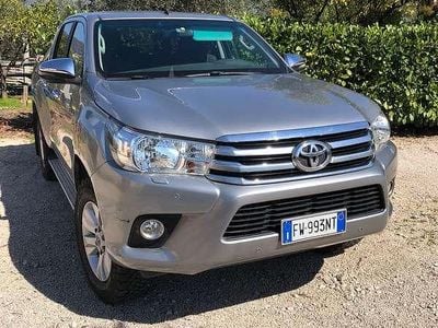 Usata Toyota HiLux Executive 150 CV (110 kW) 2019 Grigio Pick-up