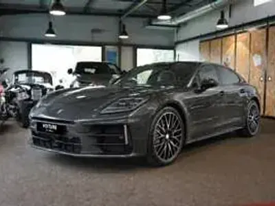 Usata Porsche Panamera 4 305 CV (224 kW) 2024 Grigio Berlina
