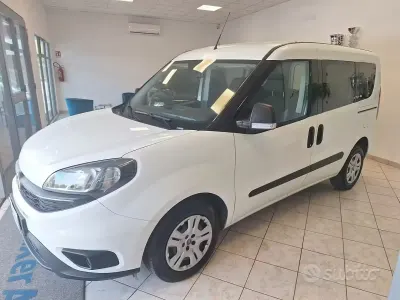 Usata Fiat Doblò 105 CV (77 kW) 2022 Bianco Monovolume