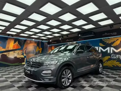 Usata VW T-Roc Advance 116 CV (85 kW) 2018 Grigio SUV