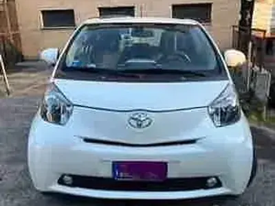 Usata Toyota iQ 68 CV (50 kW) 2012 Bianco Utilitaria
