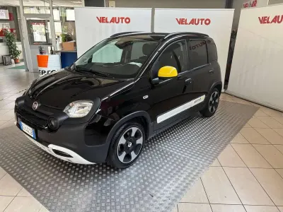 Usata Fiat Panda Cross Cross 71 CV (52 kW) 2025 Nero cinema Utilitaria