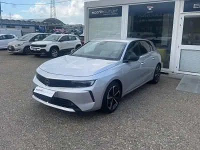 Usata Opel Astra Elegance 130 CV (95 kW) 2024 Kristall silver Utilitaria