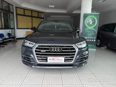 Käytetty Audi Q5 S-Line 190 HP (139 kW) 2020 Harmaa Katumaasturi
